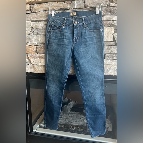 MOTHER Denim - MOTHER Denim Women’s  “The Vamped” Style with Wash: “Gift Wrap” Jeans